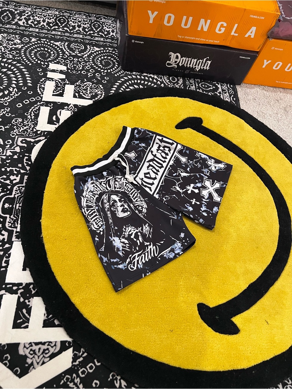 Black Graphic Faith Print Men’s Shorts
